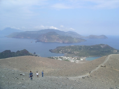 Vista del cratere dell'Isola di Vulcano Vista del cratere dell'Isola di Vulcano